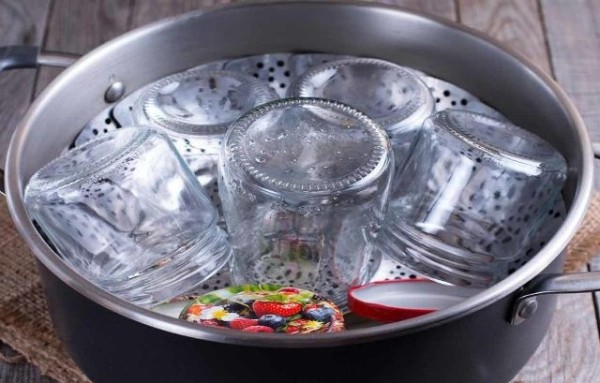 Простые и доступные способы стерилизации банок и крышек Простые и доступные способы стерилизации банок и крышек