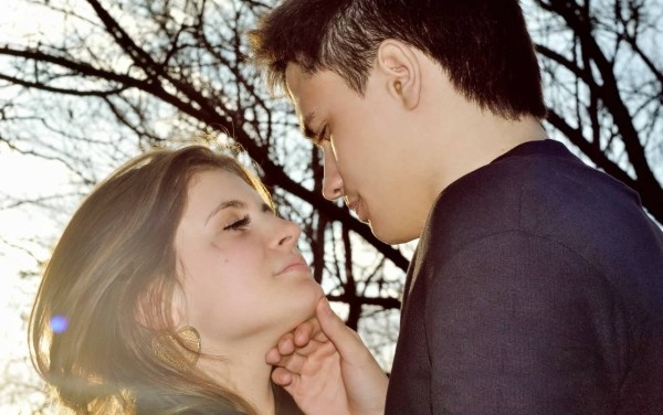 Что нужно сделать, чтобы влюбить в себя за несколько секунд, как работает новый тренд из Тик-Тока