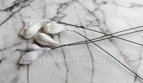 Цветок альстромерия из холодного фарфора