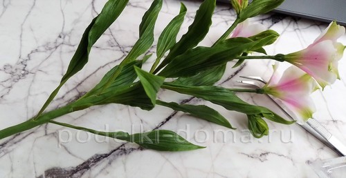 Цветок альстромерия из холодного фарфора