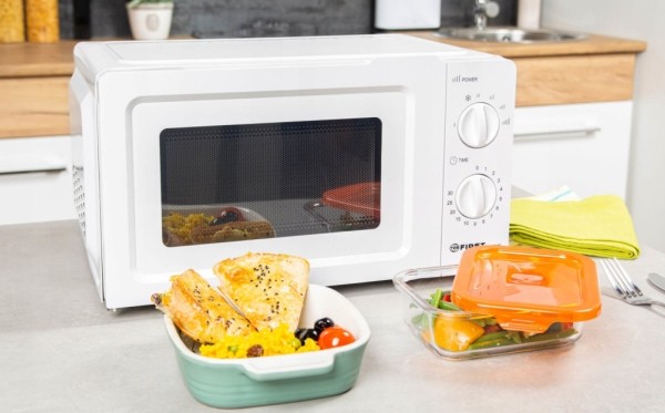 Мифы о микроволновке: чем на самом деле опасна еда, приготовленная в СВЧ-печи Мифы о микроволновке: чем на самом деле опасна еда, приготовленная в СВЧ-печи