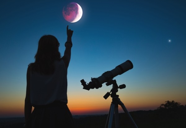 Коридор затмений осенью 2022 года: как самые опасные даты могут повлиять на людей