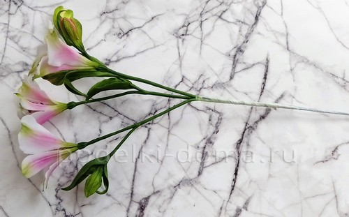 Цветок альстромерия из холодного фарфора