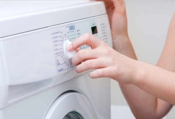 Возвращаем свежесть и чистоту: чем отстирать шторку в ванной от ржавчины, желтизны и налета Возвращаем свежесть и чистоту: чем отстирать шторку в ванной от ржавчины, желтизны и налета