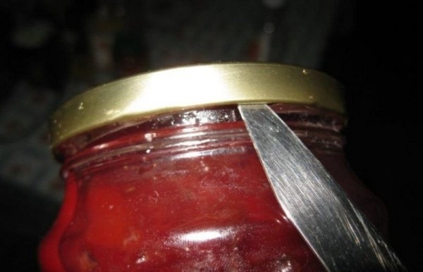 Простые и доступные способы, которые позволят открыть стеклянную банку без открывашки