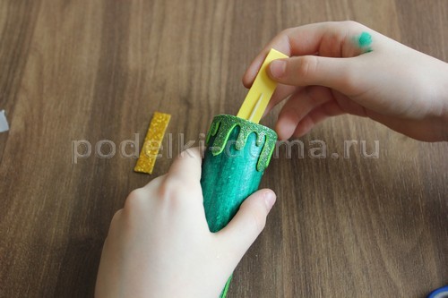 Как сделать свечу из картона и фоамирана Как сделать свечу из картона и фоамирана