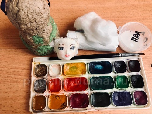 Снегурочка из смешанного папье-маше