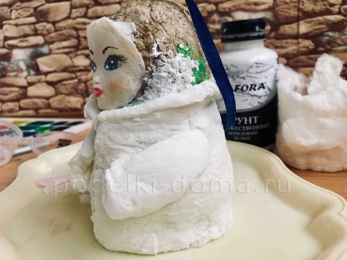 Снегурочка из смешанного папье-маше
