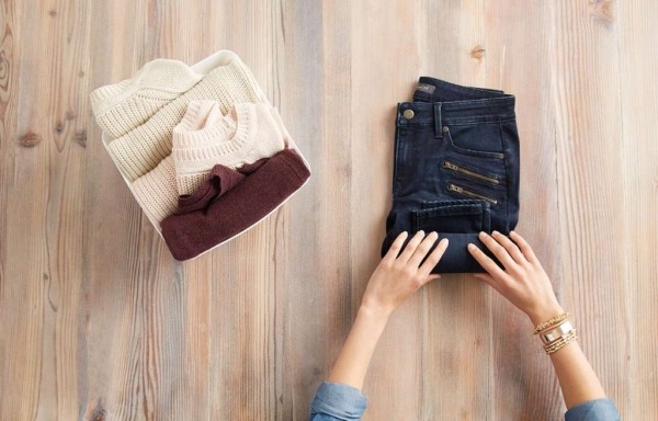 Вешать или складывать? Какие вещи нельзя хранить на вешалках Вешать или складывать? Какие вещи нельзя хранить на вешалках