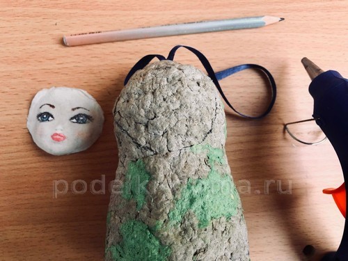 Снегурочка из смешанного папье-маше