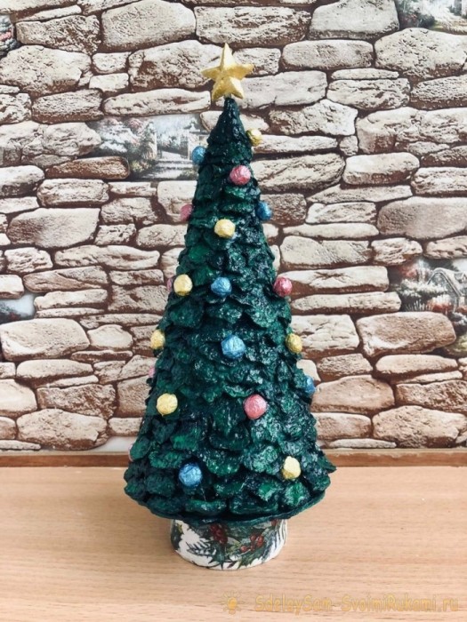 Новогодняя елочка из упаковки для яиц Новогодняя елочка из упаковки для яиц