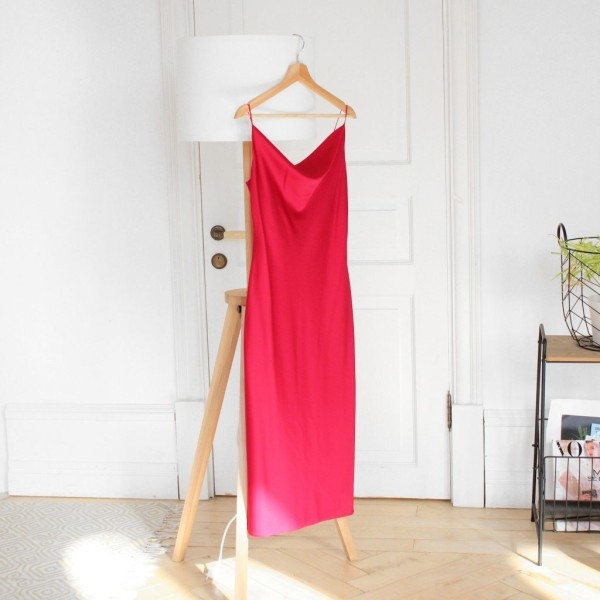 Вешать или складывать? Какие вещи нельзя хранить на вешалках Вешать или складывать? Какие вещи нельзя хранить на вешалках