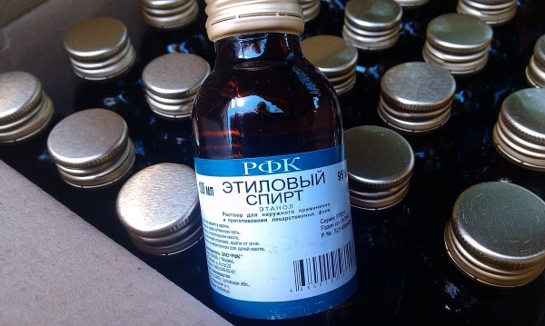 Простые и доступные способы помогут быстро и эффективно отбелить пластик от желтизны в домашних условиях