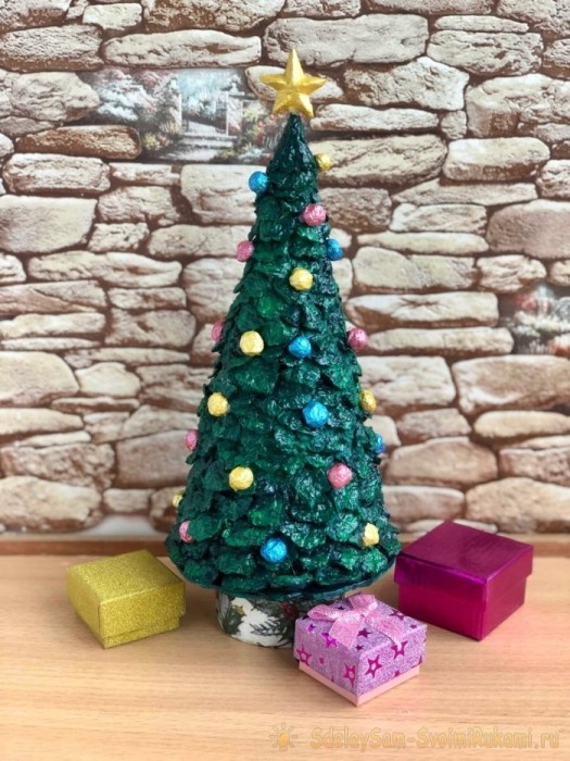 Новогодняя елочка из упаковки для яиц Новогодняя елочка из упаковки для яиц
