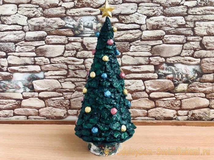 Новогодняя елочка из упаковки для яиц Новогодняя елочка из упаковки для яиц