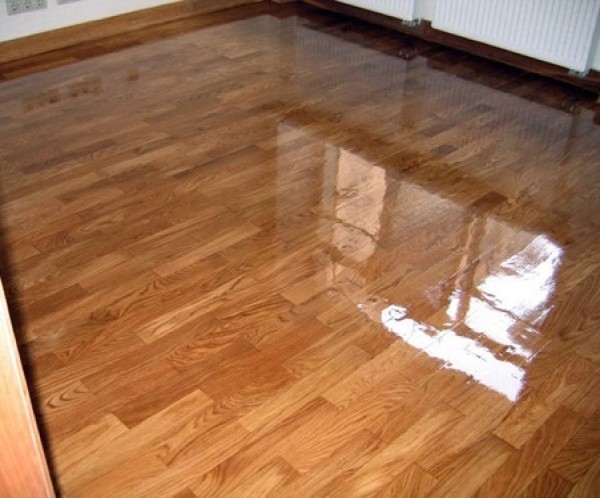 Без хлопот и лишних затрат: как просто отмыть пол до блеска