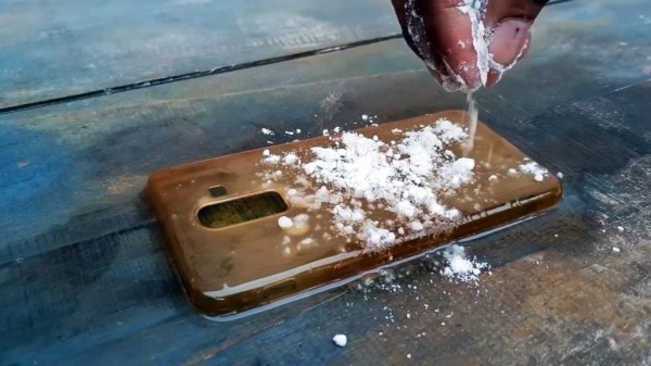 Как избавиться от желтизны на силиконовом чехле смартфона: эффективные способы очистки