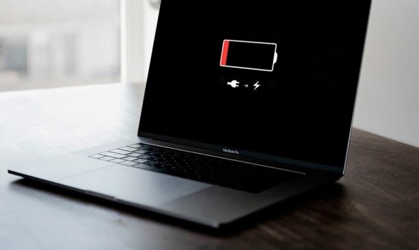 Что будет с ноутбуком, если его постоянно оставлять включенным в розетку: как это скажется на батарее Что будет с ноутбуком, если его постоянно оставлять включенным в розетку: как это скажется на батарее