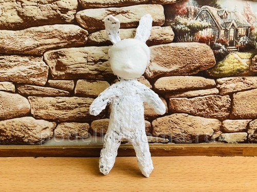 Ёлочная игрушка Зайка в технике ватного папье-маше