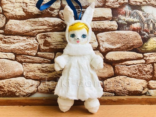 Ёлочная игрушка Зайка в технике ватного папье-маше
