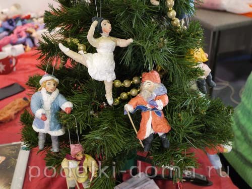 Ёлочная игрушка Зайка в технике ватного папье-маше