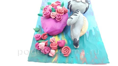 Аппликация из пластилина «Котик с букетом» Аппликация из пластилина «Котик с букетом»