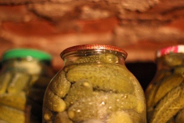 Почему ржавеют крышки на банках, и как сохранить консервацию
