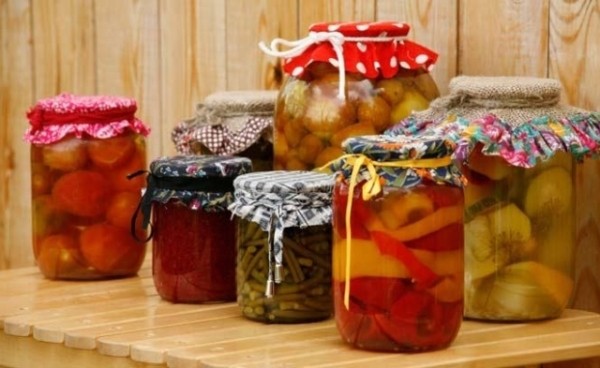 Почему ржавеют крышки на банках, и как сохранить консервацию