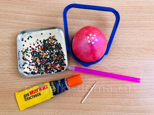 Пасхальная композиция из подручных материалов Пасхальная композиция из подручных материалов