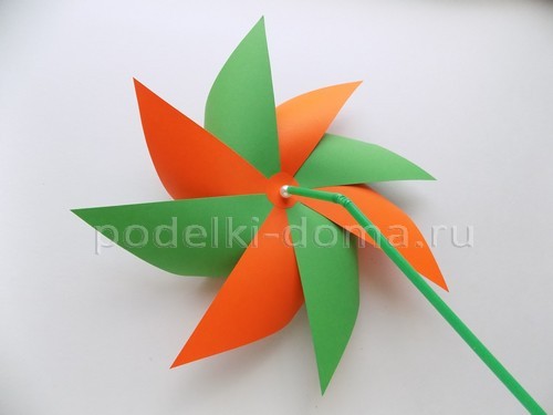 Как сделать вертушку из бумаги Как сделать вертушку из бумаги