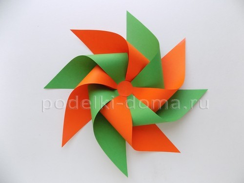 Как сделать вертушку из бумаги Как сделать вертушку из бумаги