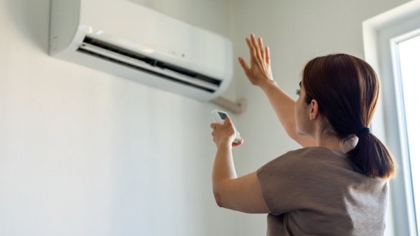 Лайфхак для жаркой погоды: как экономить электроэнергию и деньги при использовании кондиционера дома