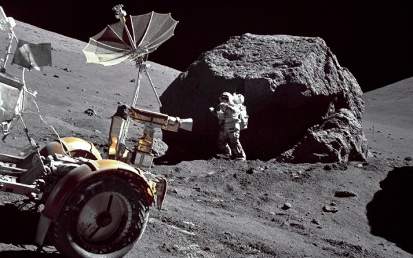 По какой причине геологу и астронавту «Аполлона-17» Харрисону Шмитту было трудно дышать на Луне По какой причине геологу и астронавту «Аполлона-17» Харрисону Шмитту было трудно дышать на Луне