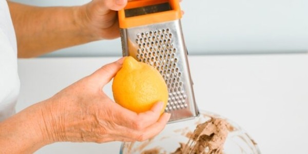 Полезные секреты: как правильно использовать разные грани терки
