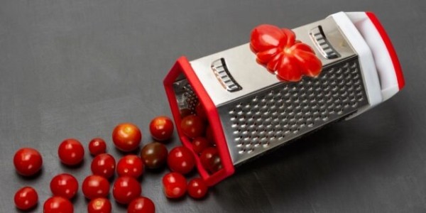 Полезные секреты: как правильно использовать разные грани терки