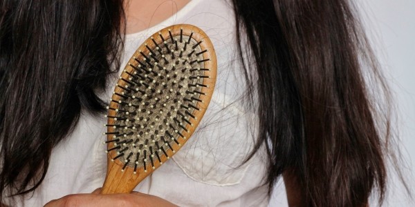 Действительно ли немытая расческа является причиной перхоти и рассадником плесени Действительно ли немытая расческа является причиной перхоти и рассадником плесени