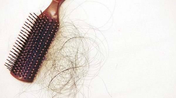 Действительно ли немытая расческа является причиной перхоти и рассадником плесени Действительно ли немытая расческа является причиной перхоти и рассадником плесени