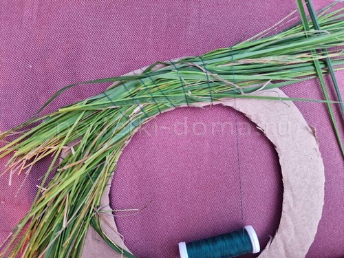 Делаем основу для венков из травы
