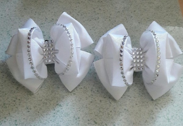 Как своими руками сделать красивые бантики-заколочки на 1 сентября 2023 года