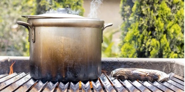 Чистота и блеск: как очистить пригоревшую кастрюлю Чистота и блеск: как очистить пригоревшую кастрюлю