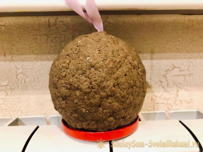 Ёлочный шар из упаковки от яиц Ёлочный шар из упаковки от яиц