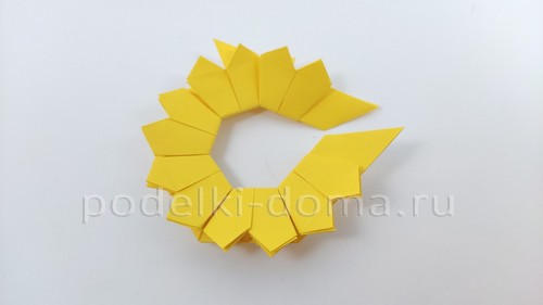 Поделка «Подсолнух» в технике оригами Поделка «Подсолнух» в технике оригами