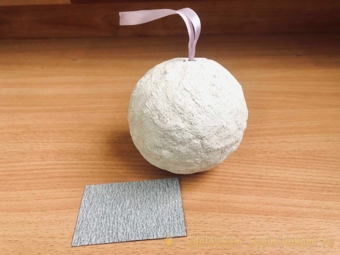 Ёлочный шар из упаковки от яиц Ёлочный шар из упаковки от яиц