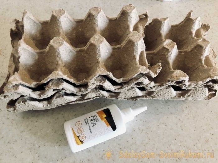 Ёлочный шар из упаковки от яиц Ёлочный шар из упаковки от яиц