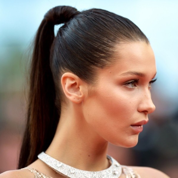 Стиль и утонченность: как сделать гладкий высокий хвост Стиль и утонченность: как сделать гладкий высокий хвост