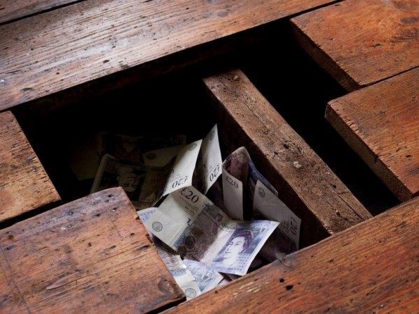 Топ-5 мест, где лучше всего хранить деньги в доме и квартире Топ-5 мест, где лучше всего хранить деньги в доме и квартире