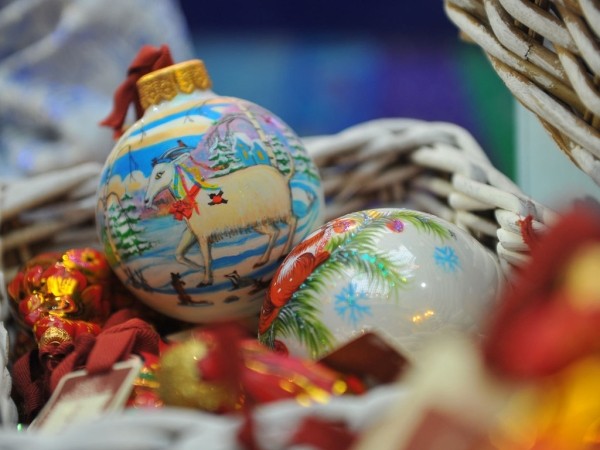 В Роспотребнадзоре рассказали, как выбрать елочные игрушки и гирлянды В Роспотребнадзоре рассказали, как выбрать елочные игрушки и гирлянды