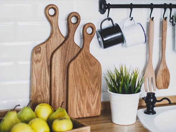 Какие предметы на кухне следует менять чаще, потому что они могут быть источником загрязнений