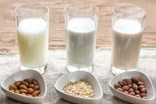 Чтобы не испортить латте: какое молоко нельзя добавлять в кофе