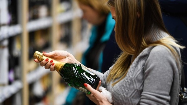 Прочь подделку: какое шампанское не стоит покупать на Новый год Прочь подделку: какое шампанское не стоит покупать на Новый год